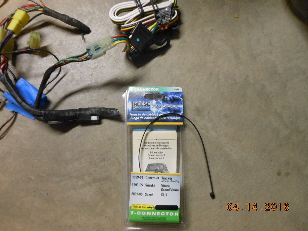96 Geo Tracker 1.6V Unknown Electrical Connector - Suzuki ... 91 geo tracker trailer wiring location 