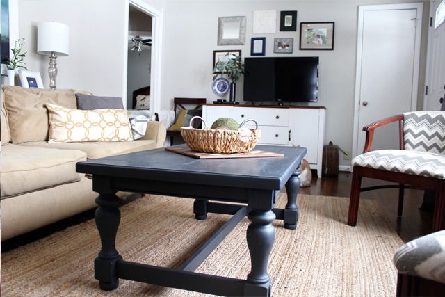 photo livingroomcoffeetable3_zpsiy7mpcm8.jpg