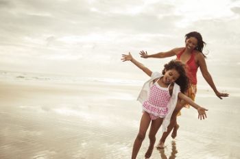 Momanddaughteronbeach_zpsc1b6b9d7