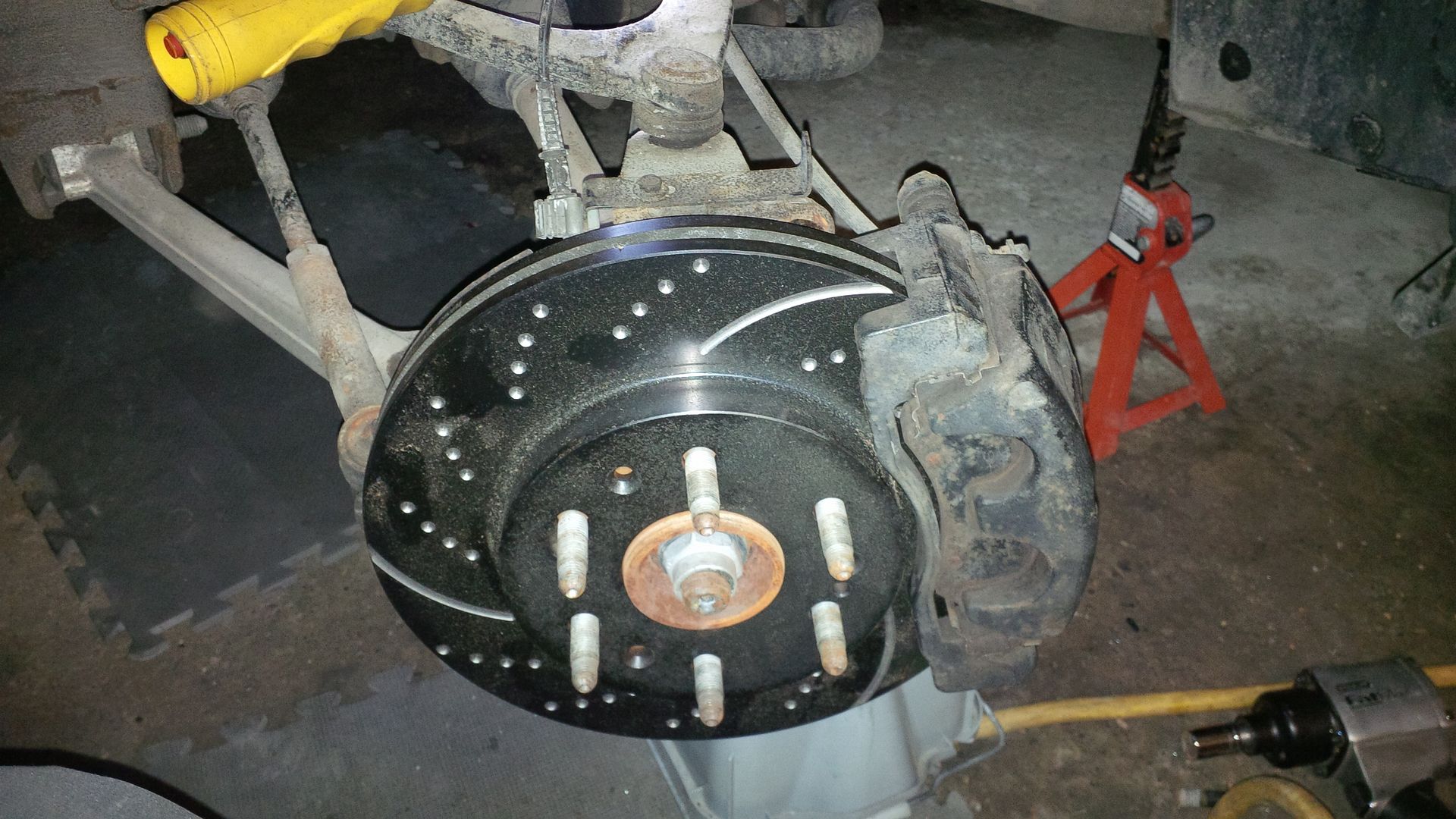 How to install new Rotors and Pads 2008 LTZ Chevy Avalanche Fan