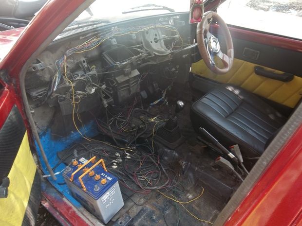 Tampak Kabel Kelistrikan Daihatsu Charade 1984