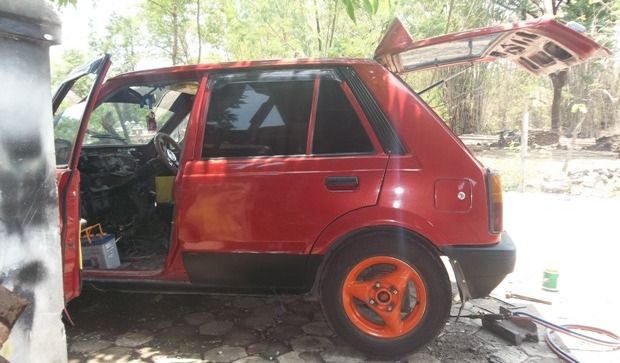 Akhirnya Penyangga Hidrolik Pintu Belakang Charade Berfungsi
