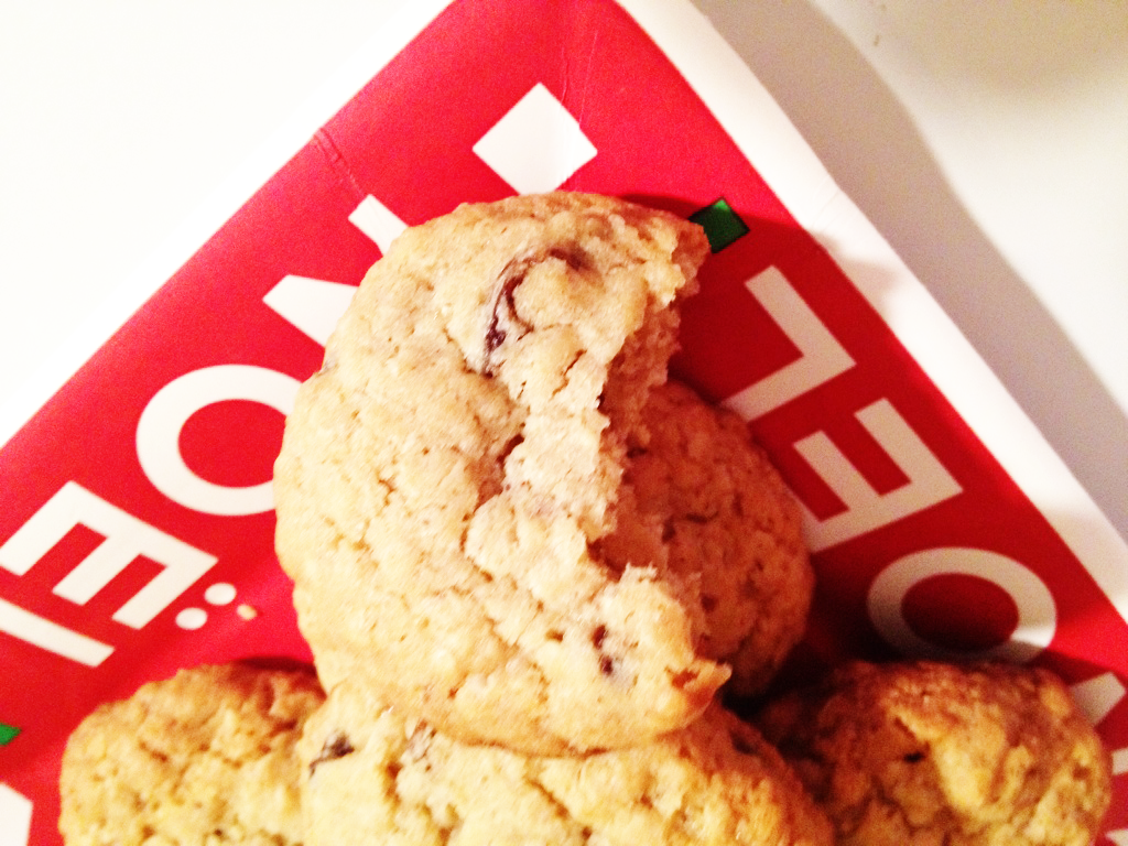 Oatmeal Rum Raisin Cookies