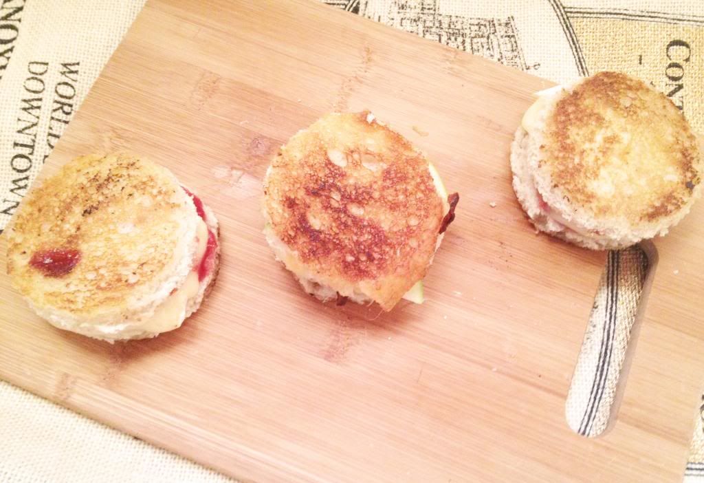 BeeStew: Grilled Cheese Sliders