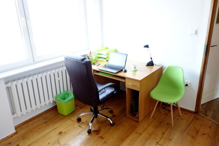 Image: http://i1301.photobucket.com/albums/ag120/KierownikOsy/Biurko%20Romka_zpsou1xohzi.jpg