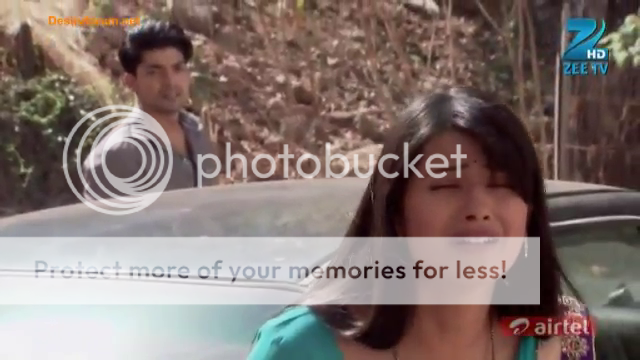 photo vlcsnap-2013-04-30-15h38m37s203_zps9ed9f15d.png